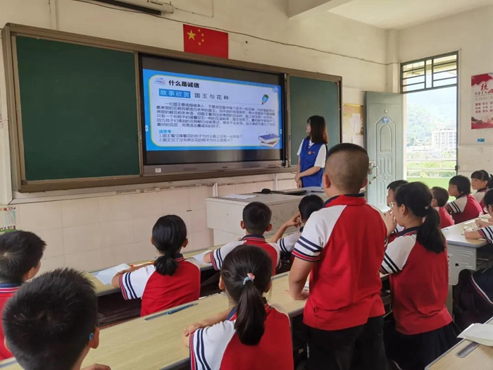 《誠(chéng)信課堂》進(jìn)校園系列活動(dòng)在閩侯縣各校區(qū)內(nèi)陸續(xù)開(kāi)展