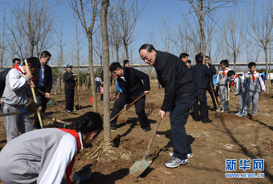 黨和國家領導人參加首都義務植樹活動