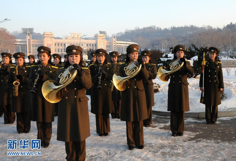 （國際）（2）朝鮮人民內務軍女子樂團慶祝衛星發射成功 