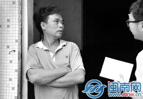 救人的水電工馬細國向記者講述救人經過