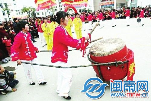 具有戰(zhàn)鼓之風的車鼓（網(wǎng)絡圖）