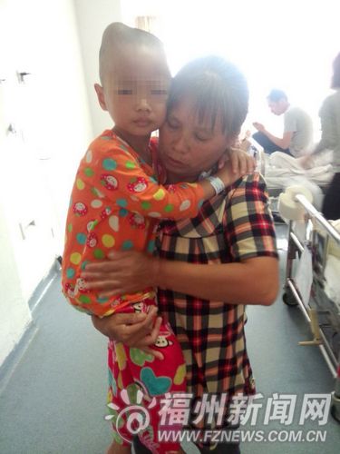 4歲農(nóng)家女童患腫瘤無錢醫(yī)治 好心人3天籌9萬多元