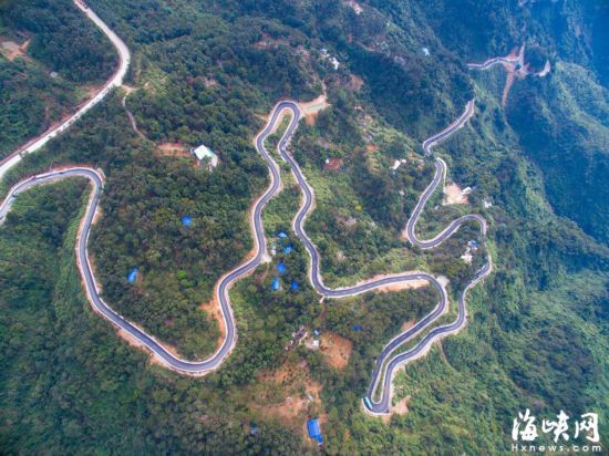 鼓嶺景區(qū)再添“拉風山路”　設(shè)兩觀景臺俯視全城