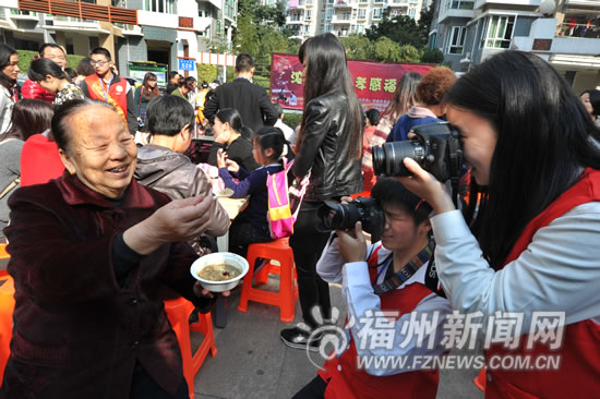 免費拍照、賞閩劇、選壽星　榕城老人花樣迎拗九