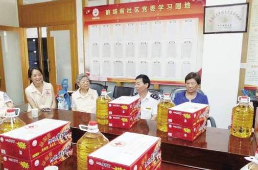 廈門75歲老太堅持做義工20年　愛管很多“閑事”