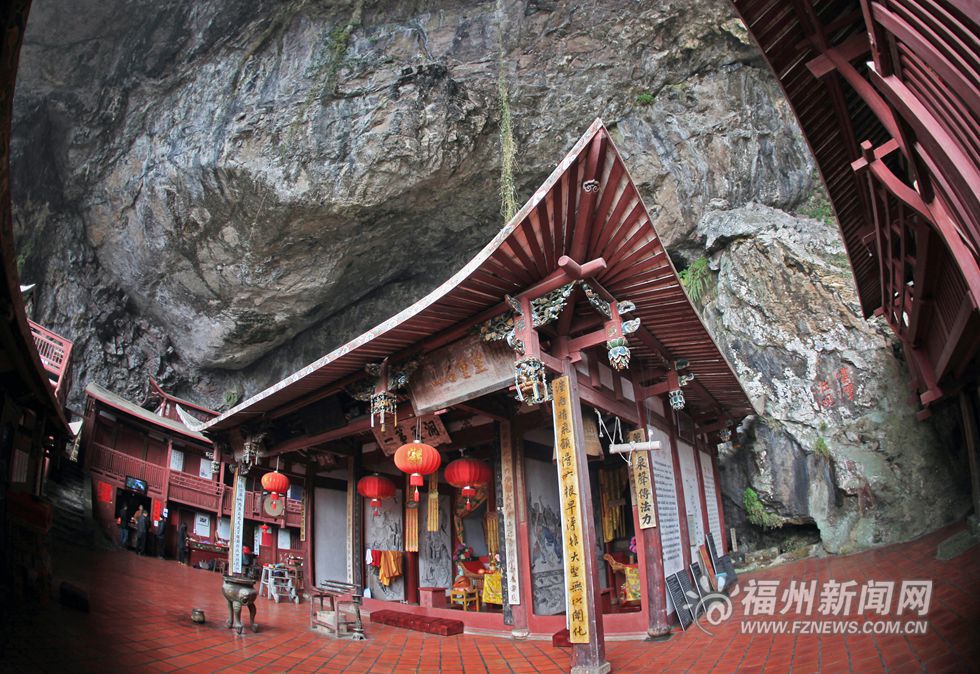 探訪永泰奇絕古剎方廣巖寺 建于懸崖絕壁巖洞內