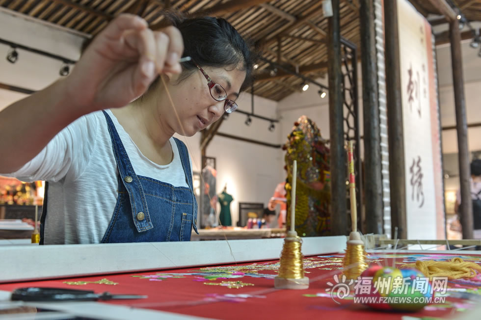 福州刺繡家族傳人：跨越海峽傳承 巧手共“繡”閩繡情
