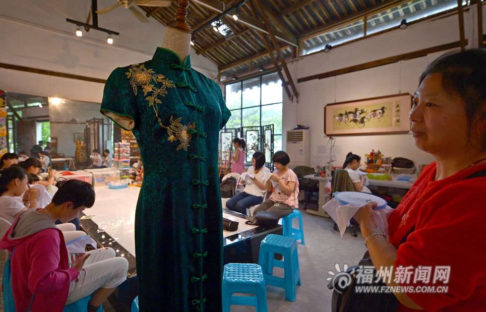 福州刺繡家族傳人：跨越海峽傳承 巧手共“繡”閩繡情