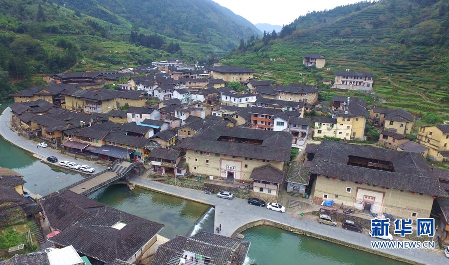 航拍福建塔下村:土樓群落 太極水鄉