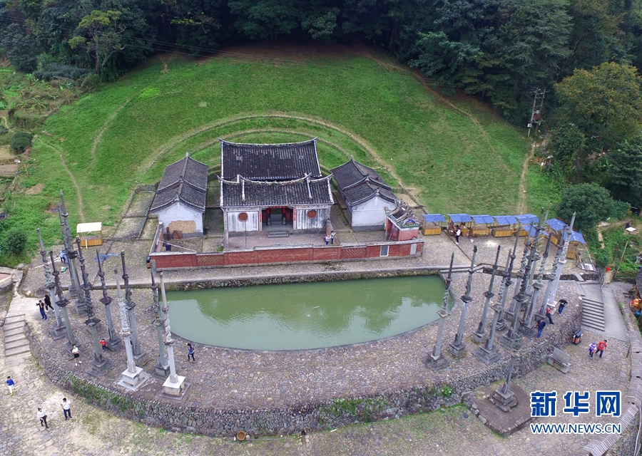 航拍福建塔下村：土樓群落　太極水鄉