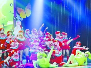 鷺島花朵才藝多歡笑過六一 少兒文藝匯演舉行